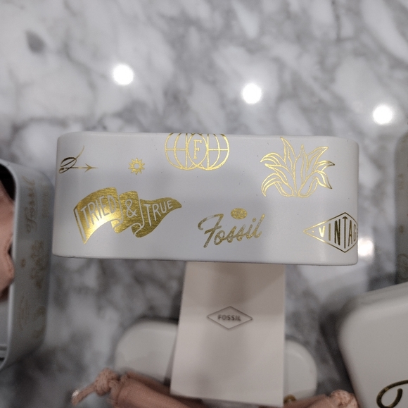 Fossil gift box - Picture 4 of 7